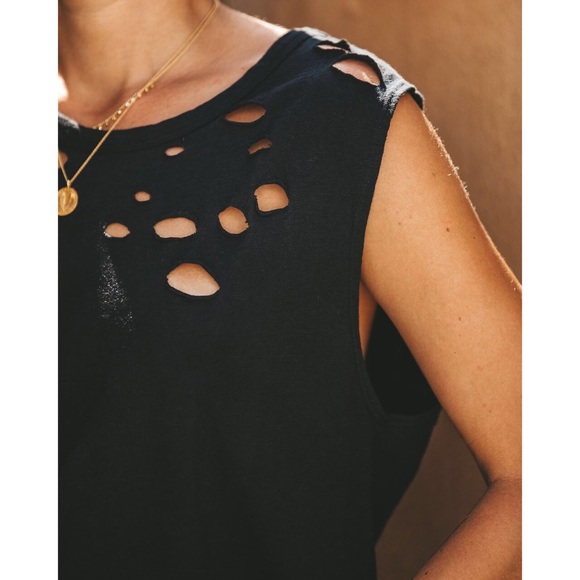 >>LAST<< Brooke Cut Out Tank - Black - Picture 4 of 6